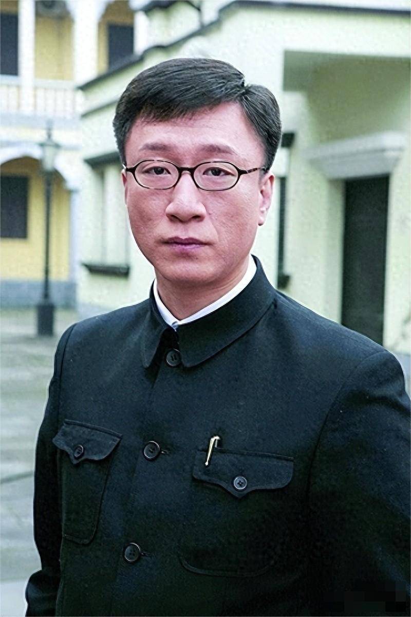 爱国艺人孙红雷,当初以实力派演技出圈,现现在怎样了?