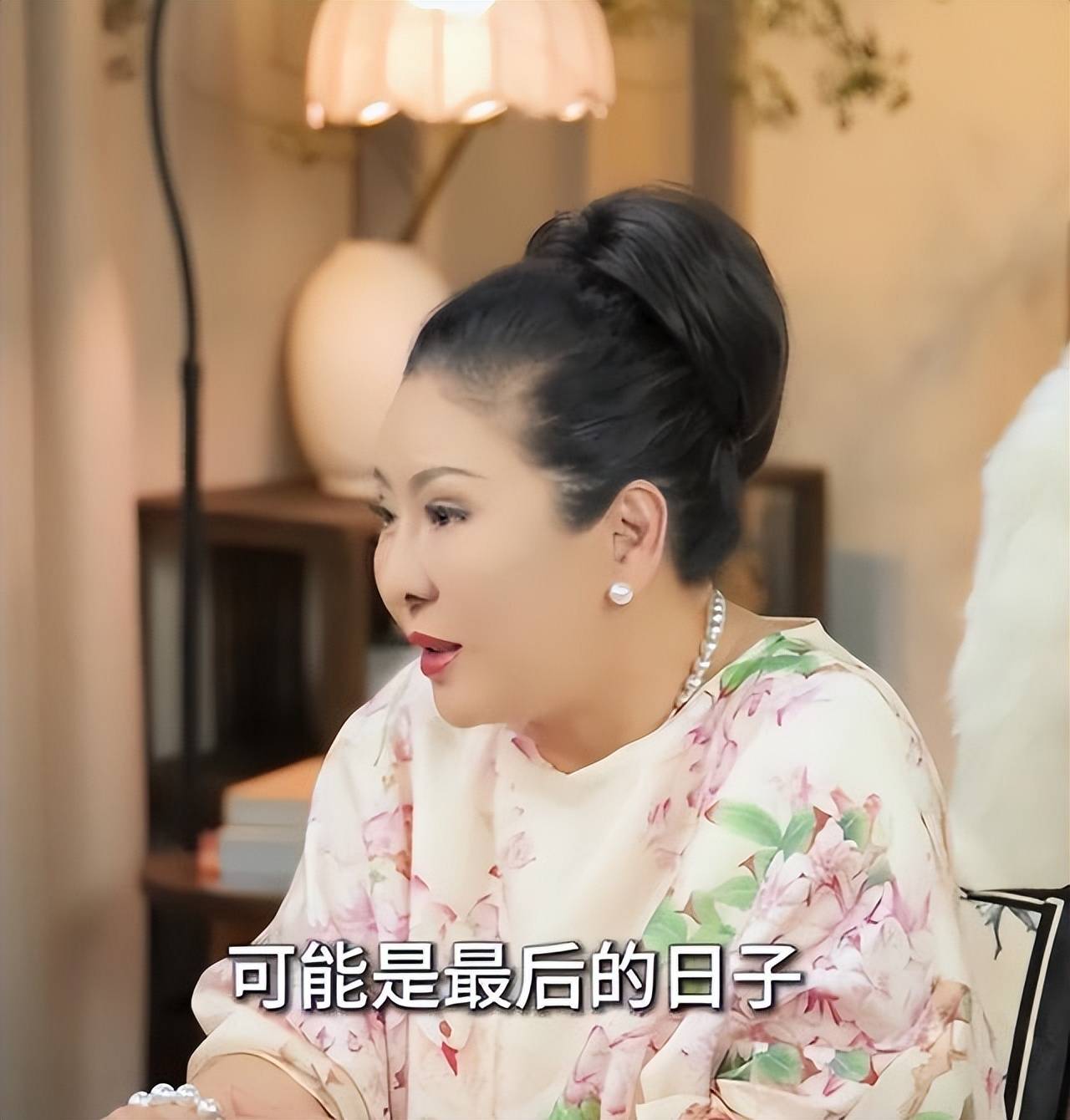 郭碧婷父亲晒照回应病危面色红润还胖了内涵向太请你来吊唁