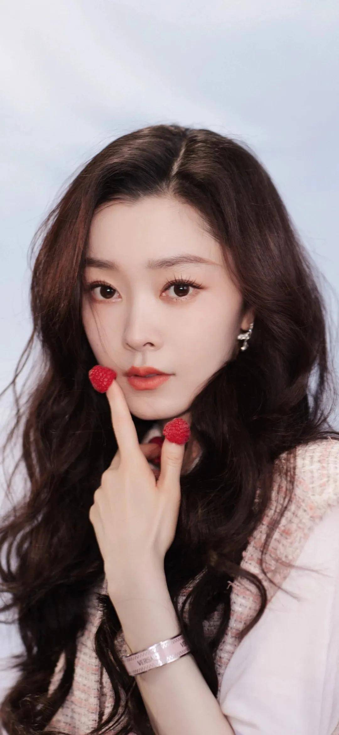 宋轶:风华绝代,笑靥迷人,演绎完美身形的不朽传说