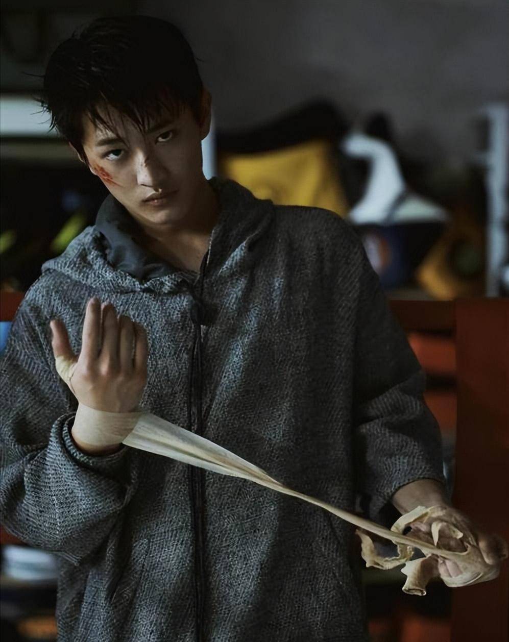 破天花板,这次,他让恩人王宝强和整个娱乐圈沉默了