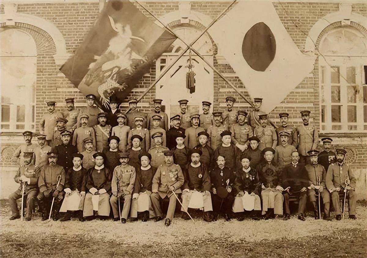 1916年袁世凯临终前,预言3个人可以拯救中国,3人是谁?