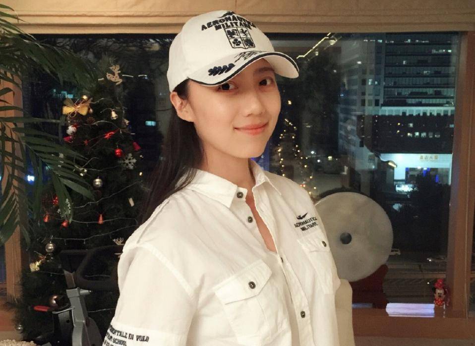 刘莎:22岁嫁44岁吴若甫生一女,为丈夫放弃舞蹈,现在她幸福吗?