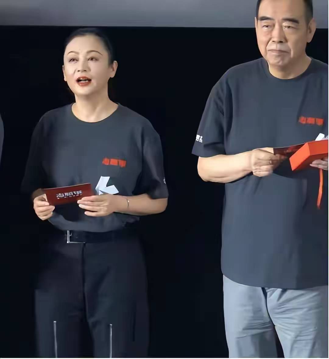 钱再多有什么用?73岁步履蹒跚的陈凯歌给所有人提了个醒