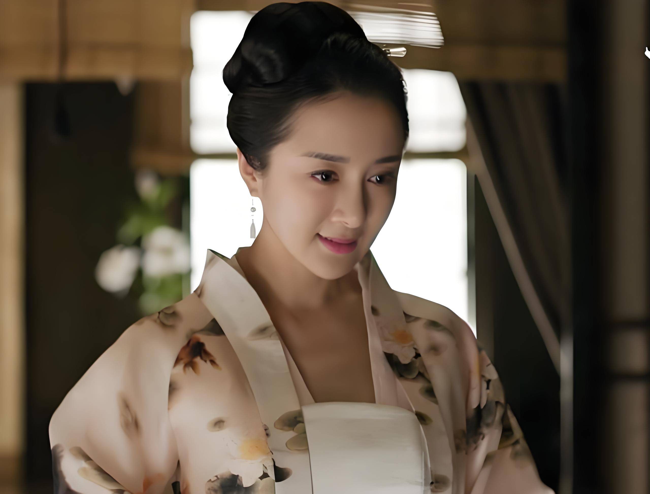 她曾是古装第一美人,被狗咬毁容后,现40岁靠演坏女人翻身