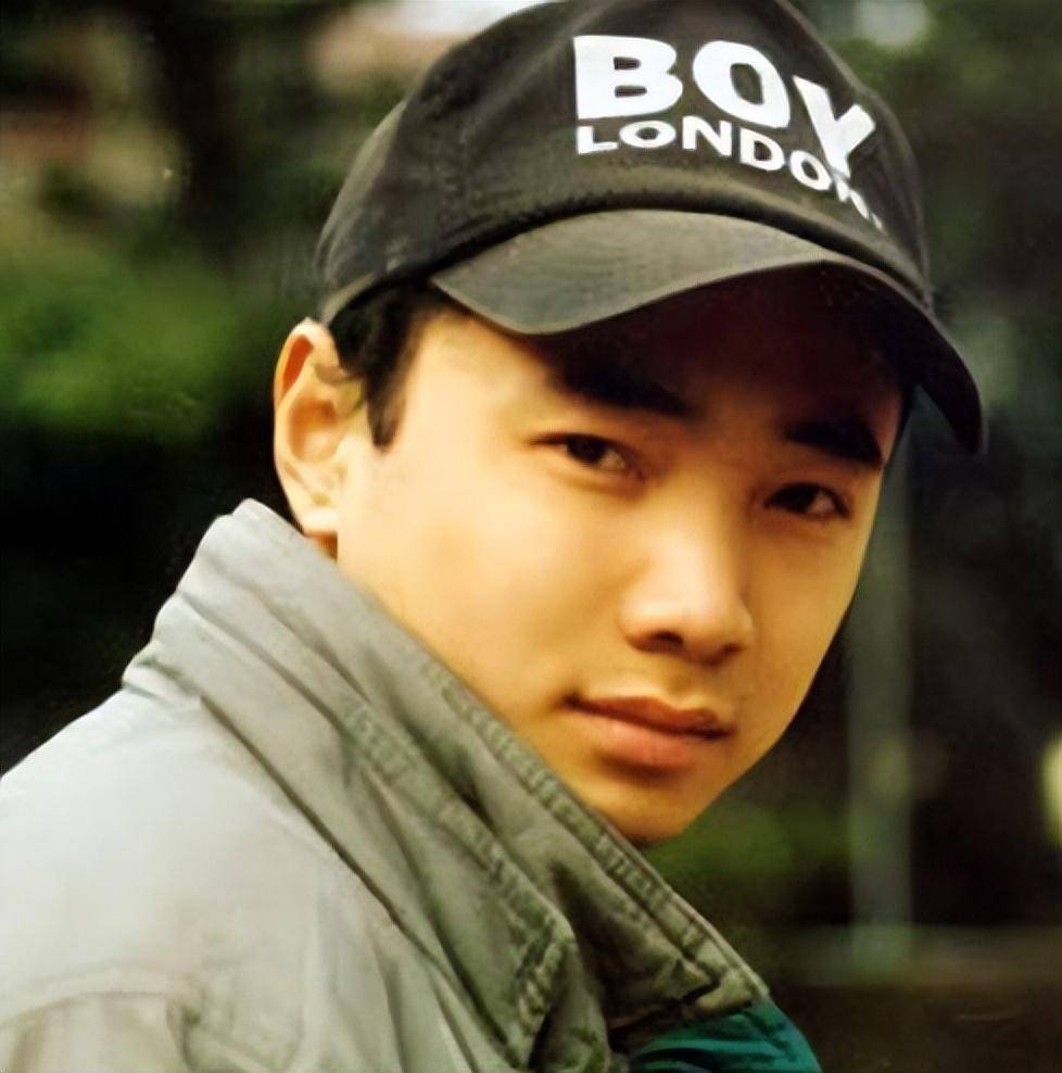 影帝徐峥:父亲早亡,19岁曾因遗传缺陷彻底绝望