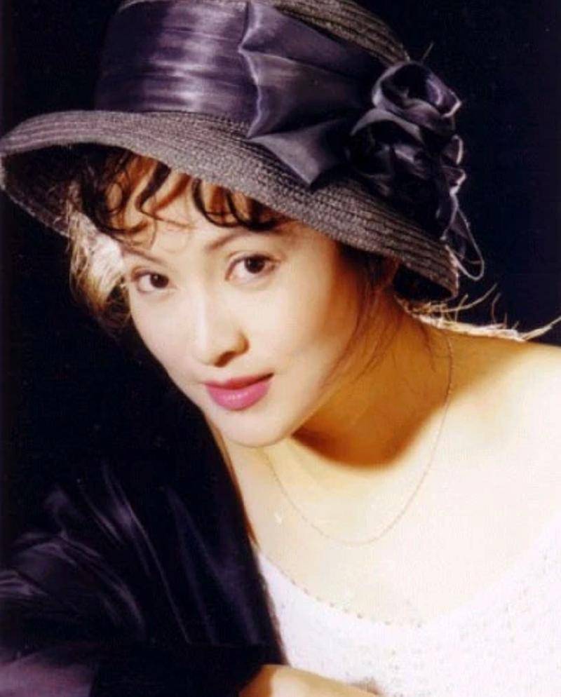 80年代"挂历美人"李勇勇:曾红极一时,而今看淡沉寂