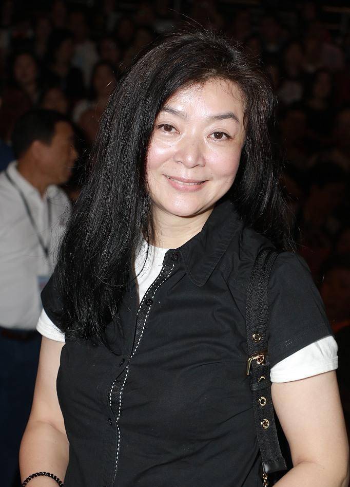 放弃周润发,错过刘德华,与女友同居11年的陈玉莲,后来怎么样了