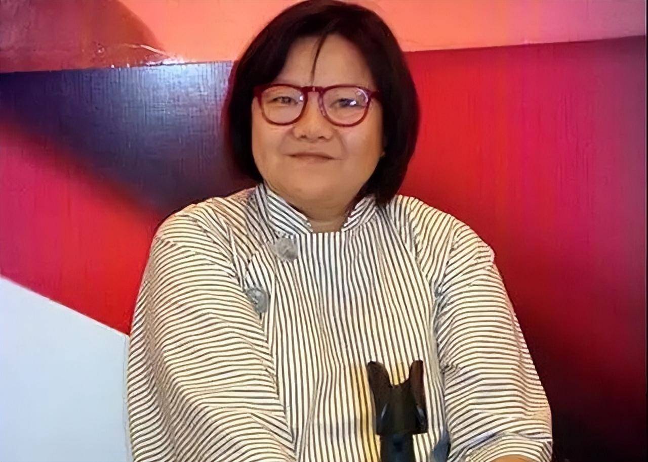 "名门痞女"洪晃:曝光上流社会的阴暗面,他们到底有多虚伪?
