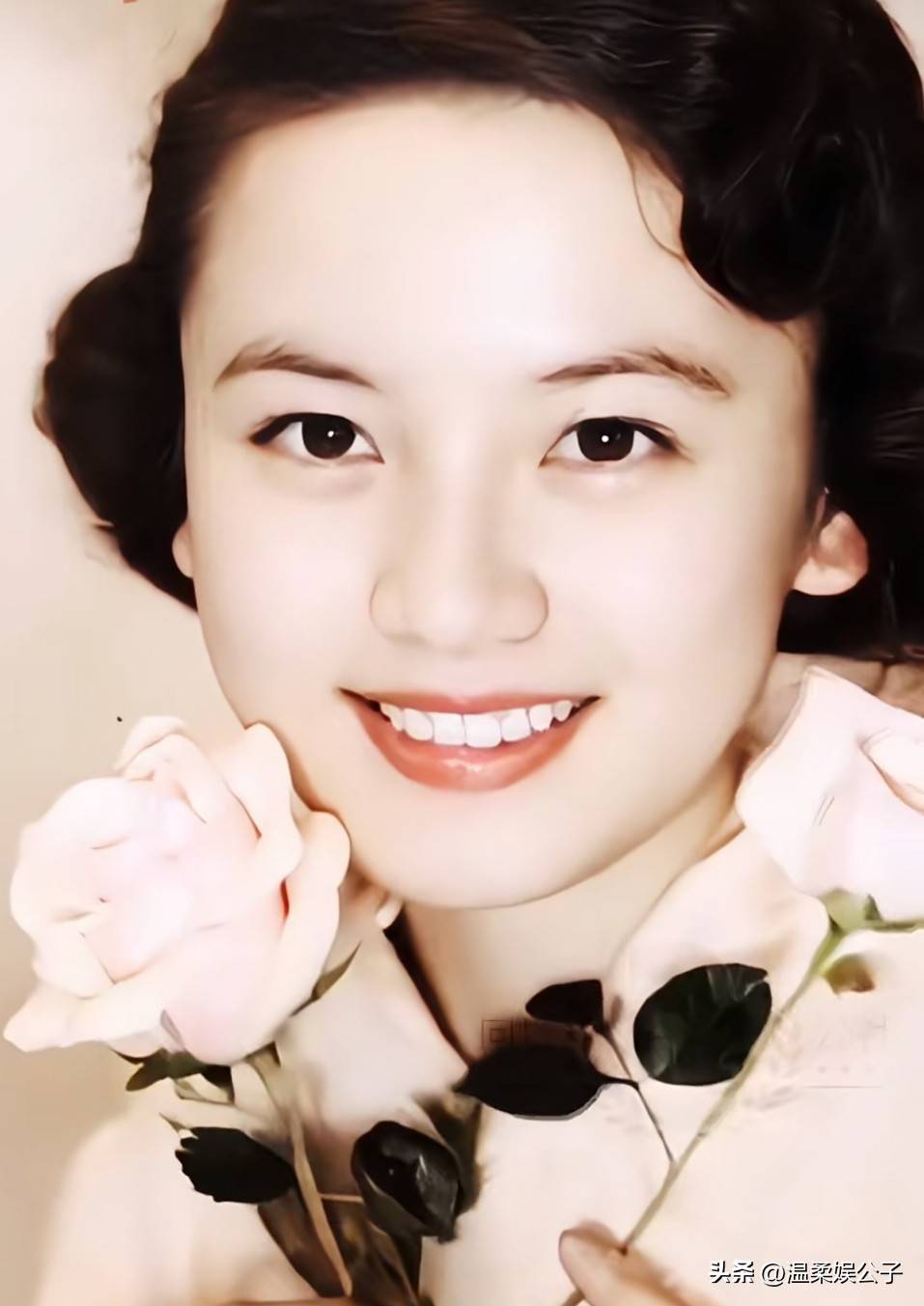 香港第一美人对比明显,石慧当年人见人爱,李嘉欣古装不能看