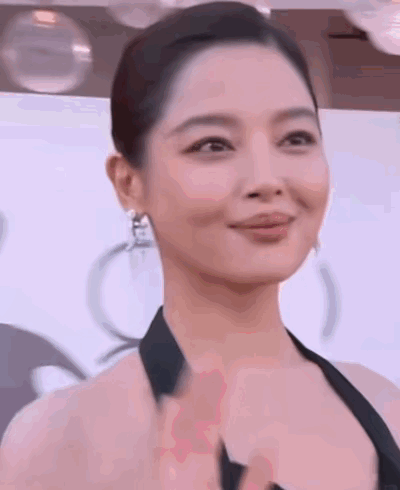 辛芷蕾没想到,最看好自己的王家卫,却在她拿奖后先泼了一盆冷水