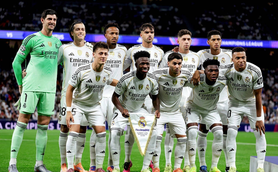 皇马首发之争,迪亚斯表现出色,阿隆索面临两难选择