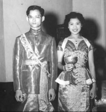 图片[2]-泰国王太后诗丽吉去世，留下19顶奢华王冠和她的传奇一生 -华闻时空