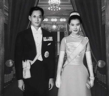 图片[5]-泰国王太后诗丽吉去世，留下19顶奢华王冠和她的传奇一生 -华闻时空