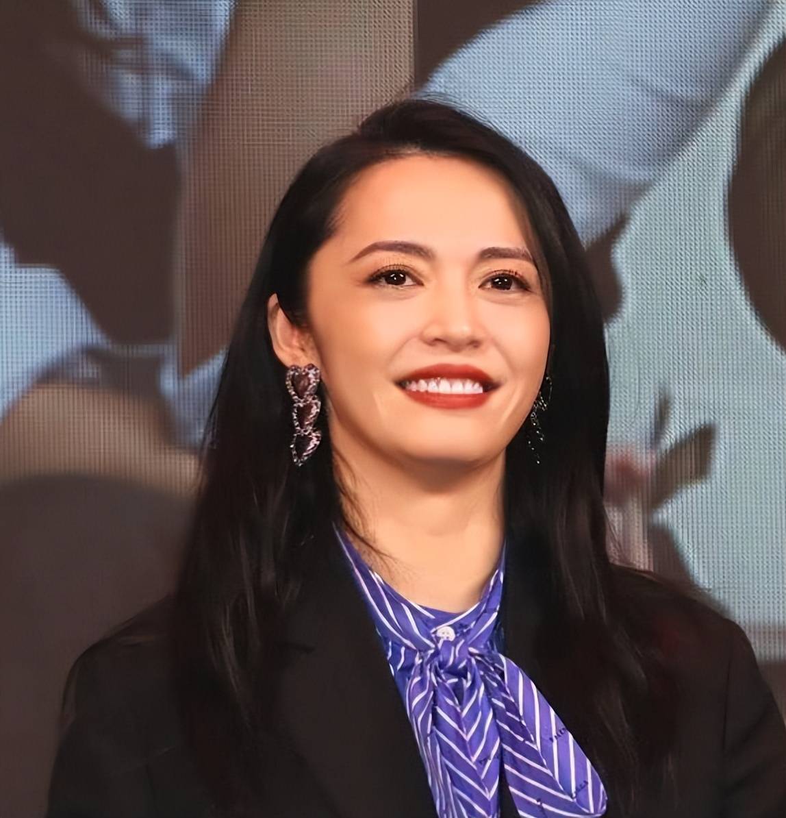 平胸,驴脸,大嘴,这6个女星一个比一个难看,凭啥火遍大江南北