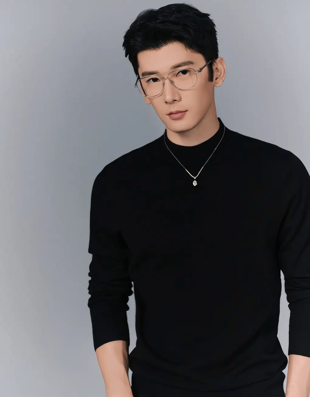 刘芮麟和老婆被曝路边接吻,网友:感觉是摆拍吧 插图4 刘芮麟和老婆被曝路边接吻,网友:感觉是摆拍吧 插图4