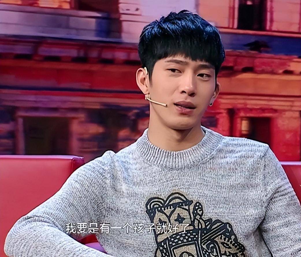 井柏然:出生28天被母亲抛弃,靠奶奶捡废品长大,出名后选择原谅