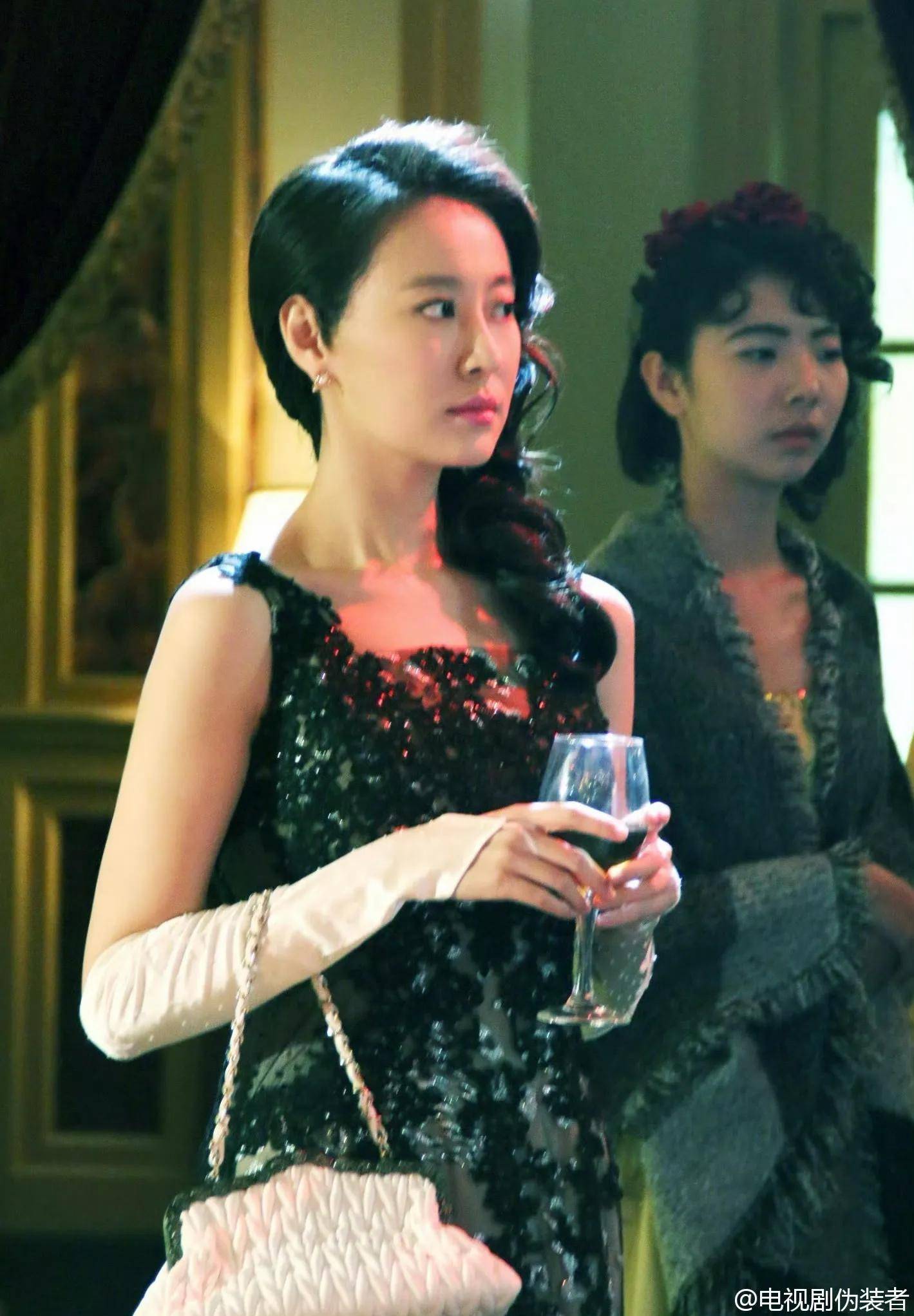 十年前胡歌《伪装者》唯独没带火她,美貌不输王鸥,身材不输宋轶