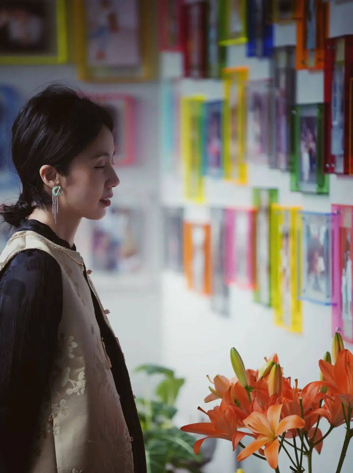 孙莉晒秋日自拍,眼窝凹陷明显,被网友吐槽说像个老奶奶一样