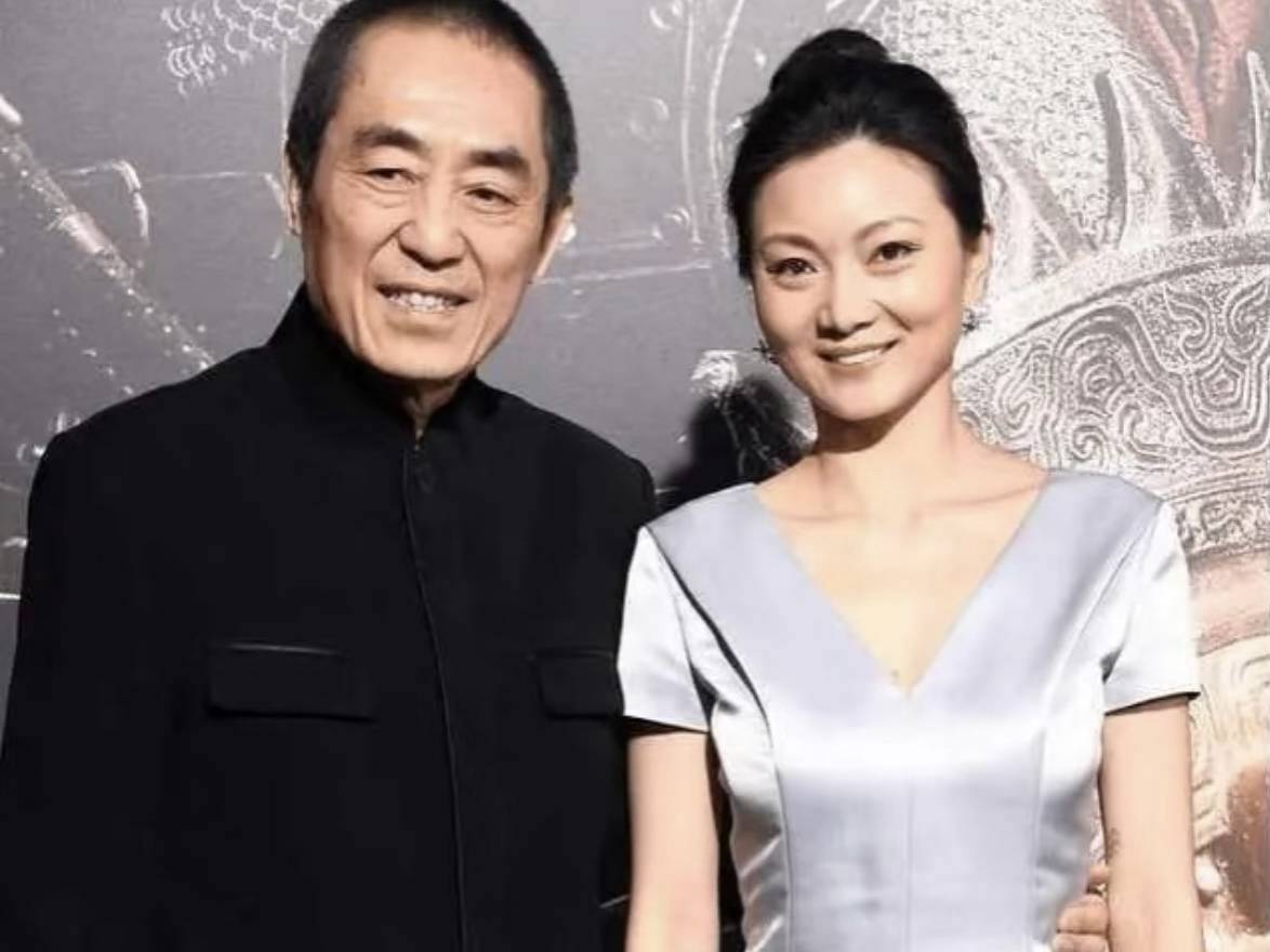 倒垃圾发现张艺谋月饼盒，是隐私泄露还是无心之举？_网友_礼盒_电影