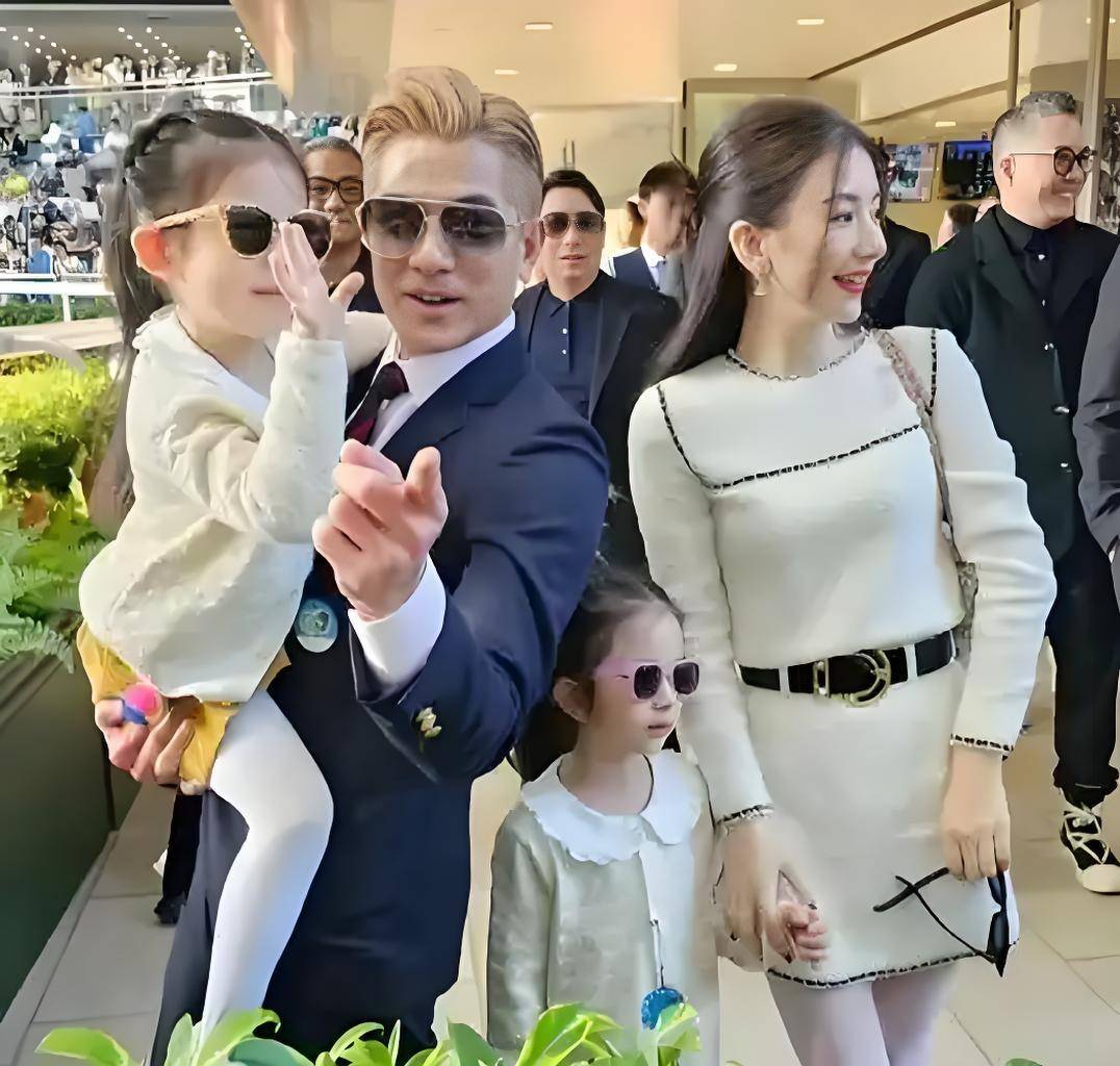 59岁郭富城三胎得女,晒照宣布"女神之家"正式成立,接宝宝曝光