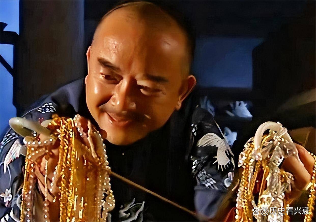 和珅被赐死前,悄悄做了两件事!子孙后代因此躲过灭门之灾