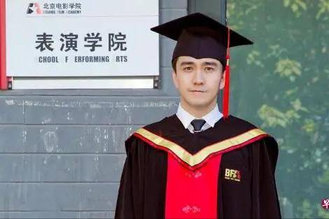 翟天临:被传与辛芷蕾在一起,37岁虽臭名昭著,但感情依然稳定?