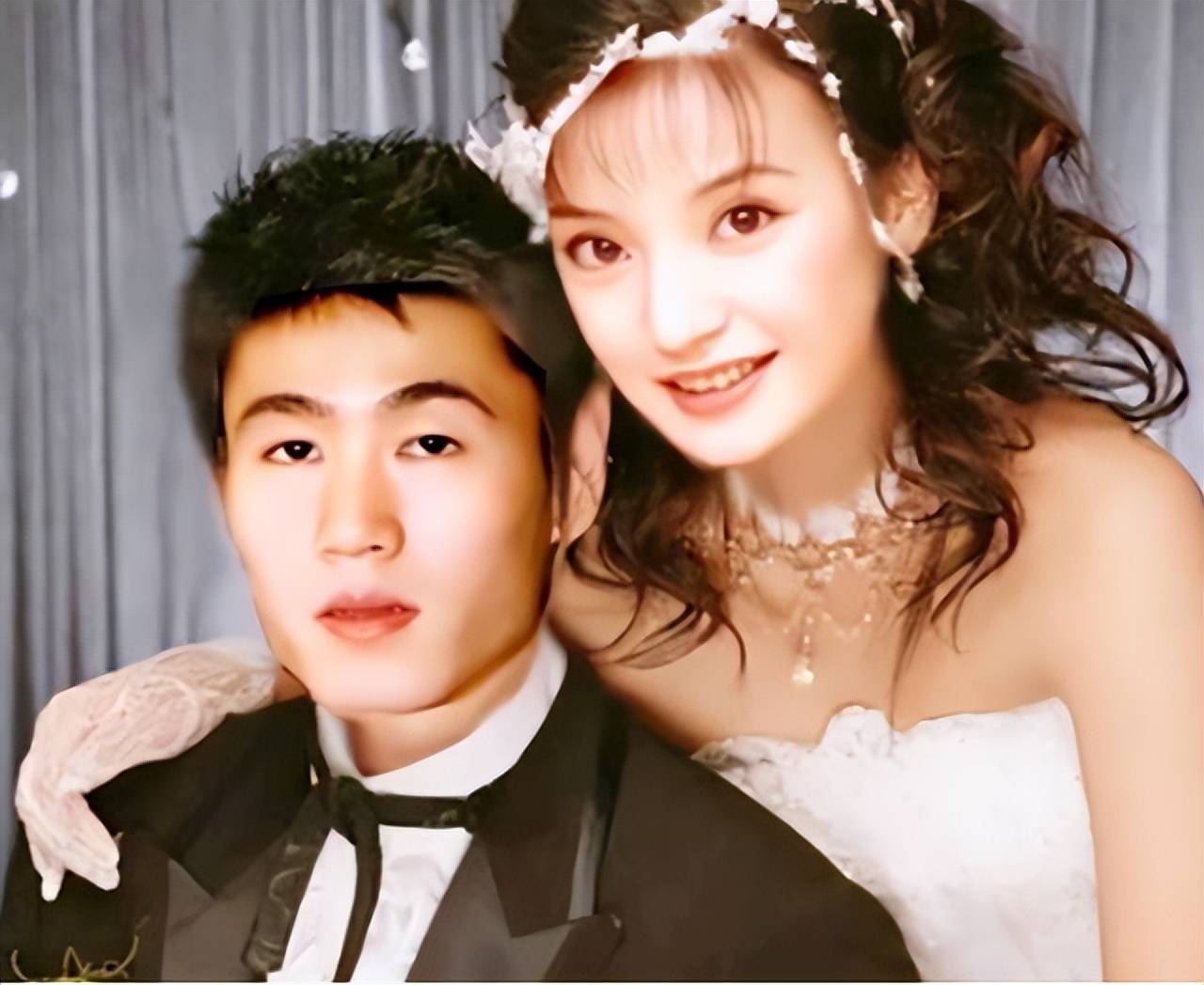 王励勤历任女友都漂亮,赵薇是初恋,为小10岁妻子义无反顾