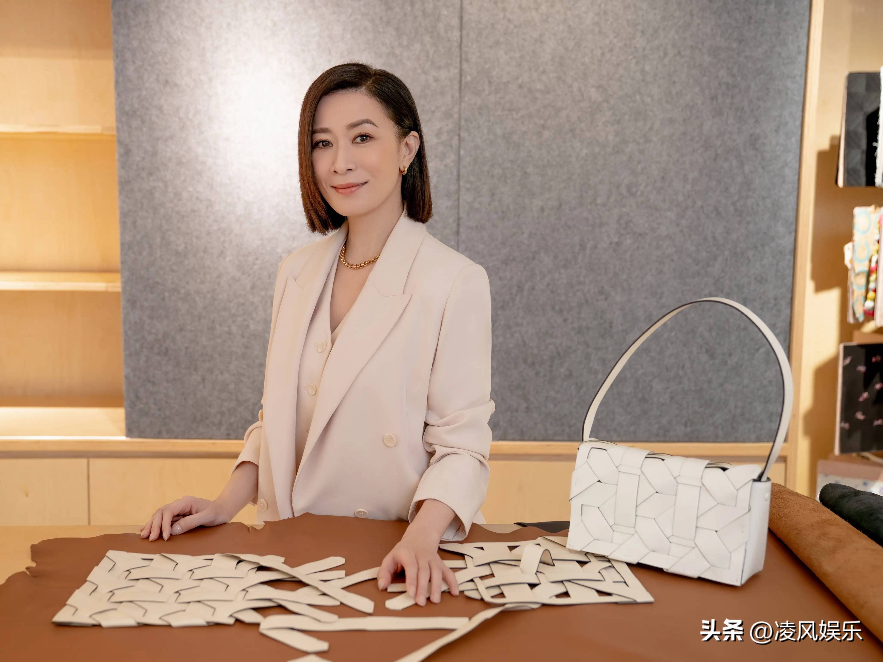 同居四年后分手,佘诗曼拿下"三料视后",他却只能演烂片养四娃