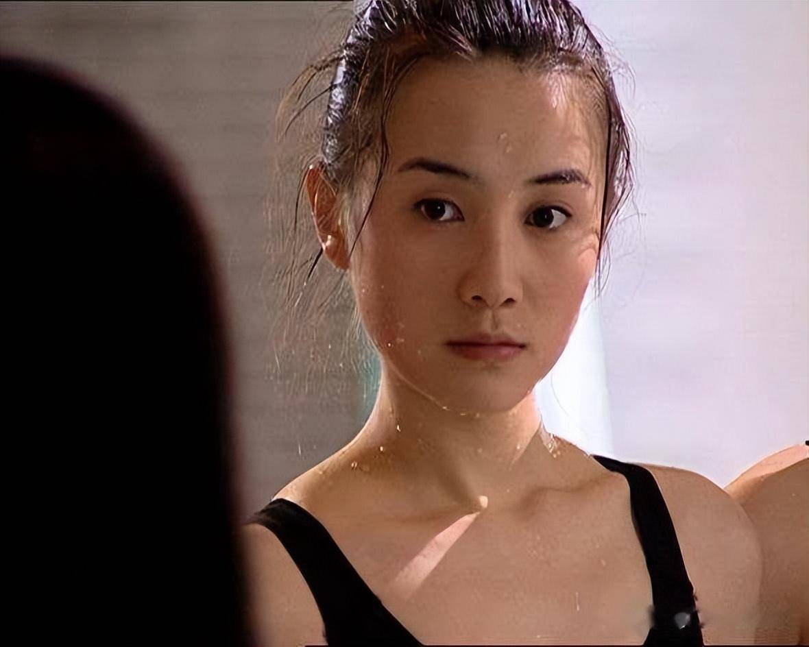 当绯闻甚嚣尘上时,宋佳选择了坦诚:是的,我们在恋爱