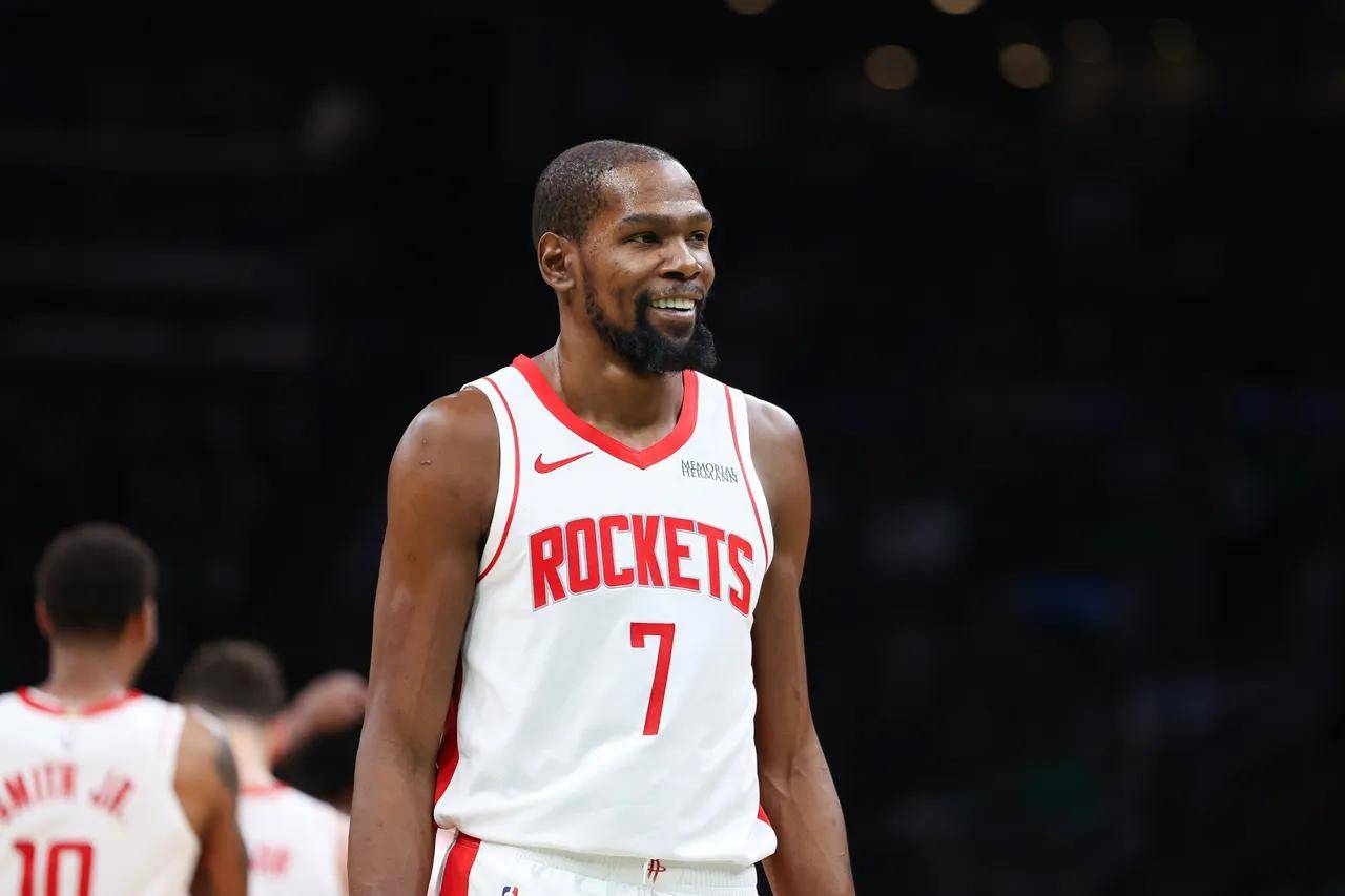 绝境绝杀！杜兰特终破三分荒，火箭主场险胜太阳完成赛季三杀