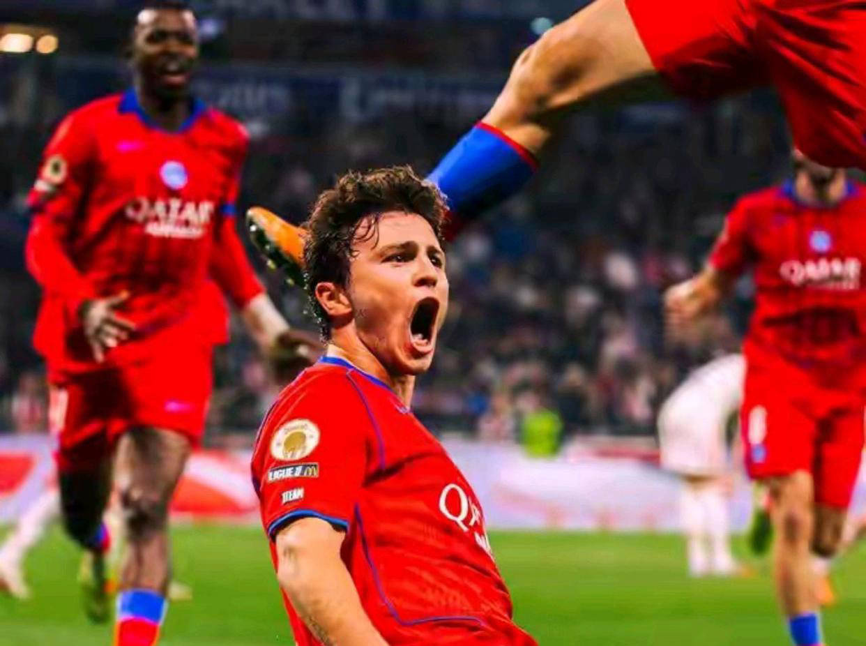 巴黎圣日耳曼绝时绝杀里昂，铸就法甲新霸权