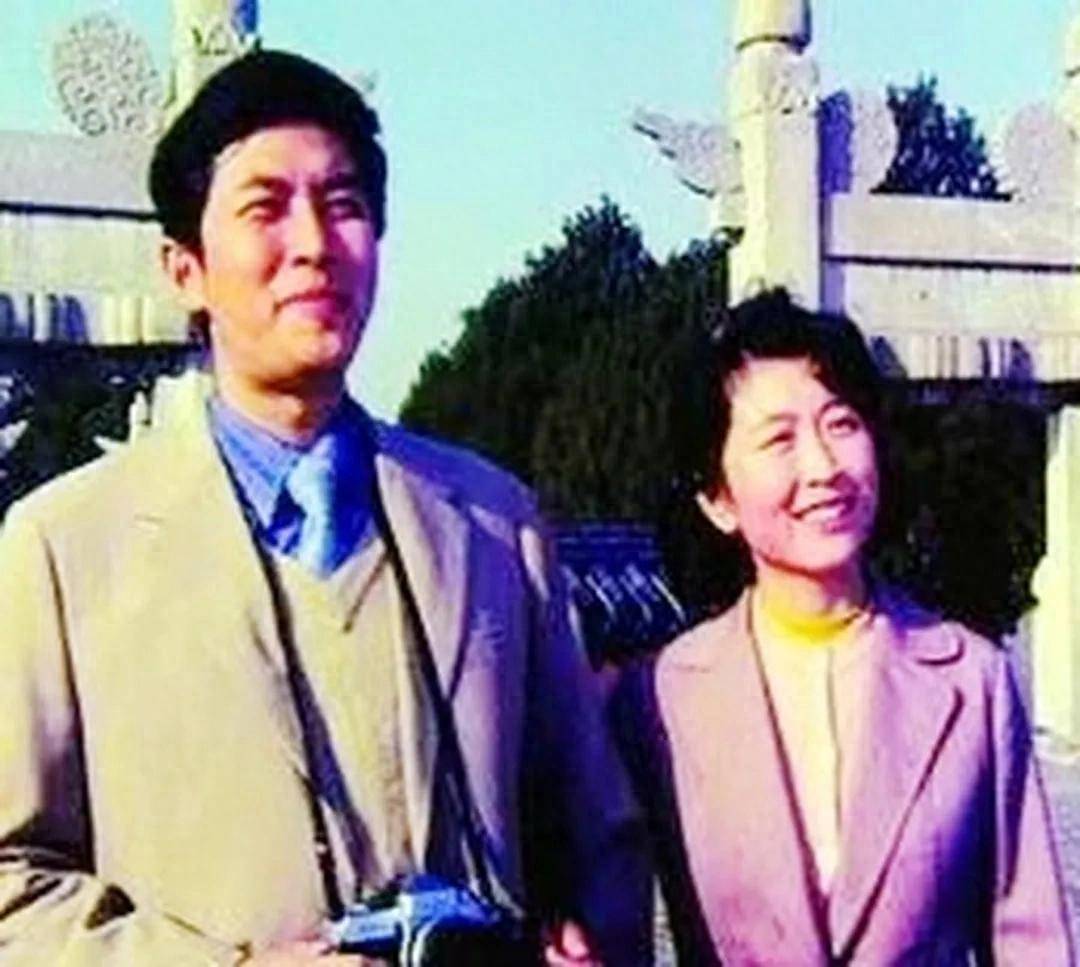 35年前唐国强前妻除夕夜自尽,现在73岁的他,终于遭到了"反噬"