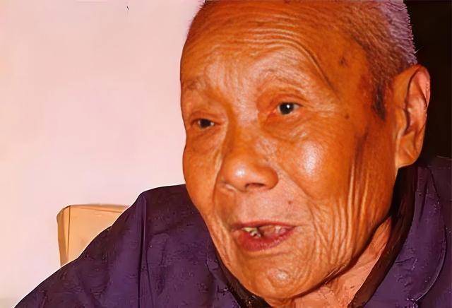 清末太监孙耀庭为何说夜晚伺候嫔妃时,鞋里一定要放个苍耳?