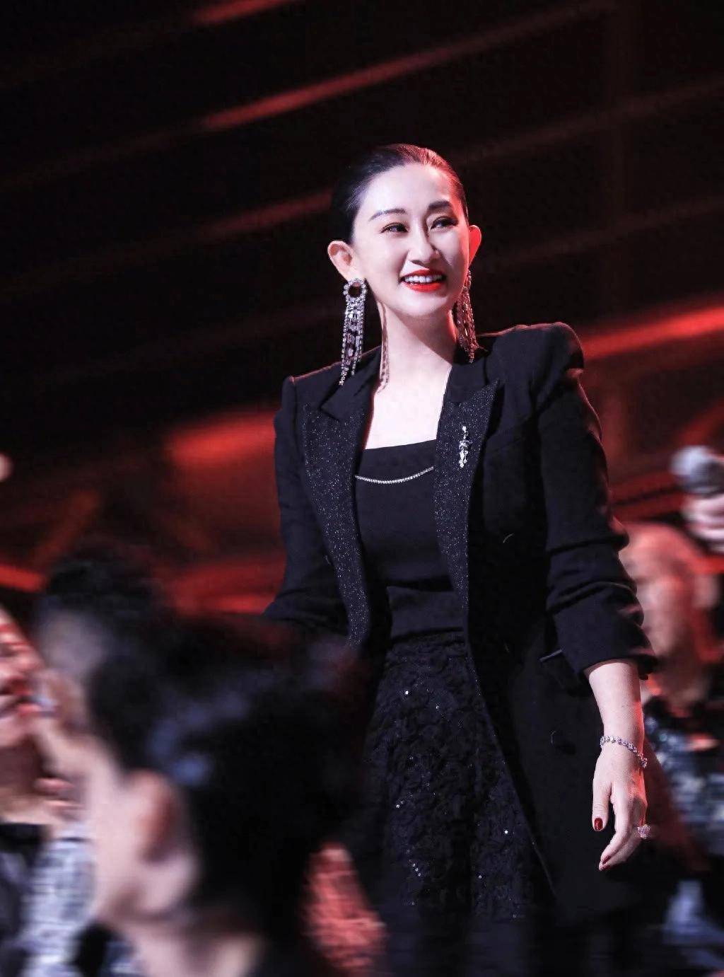 张丹露:梅艳芳没嫁成的男人,却和她结婚,育有3子,她凭什么?