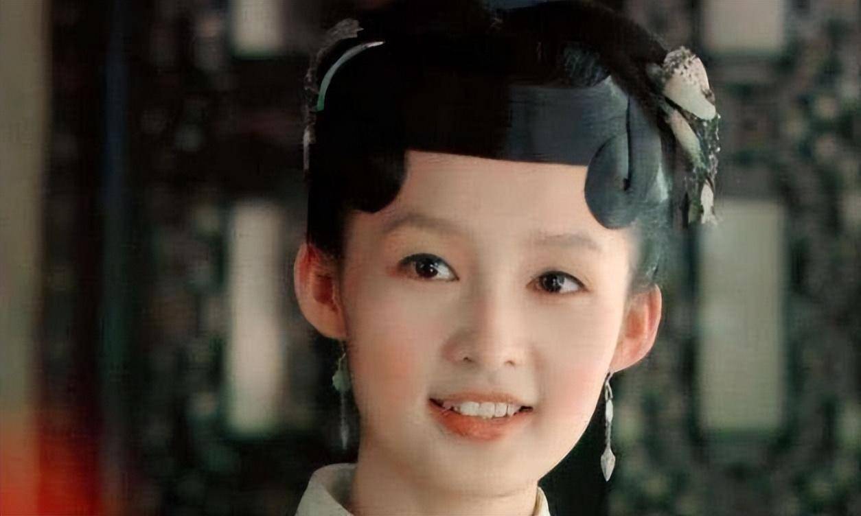 12年前她给李沁做配角,8年后李沁给她做配角,现在逆袭成为女王