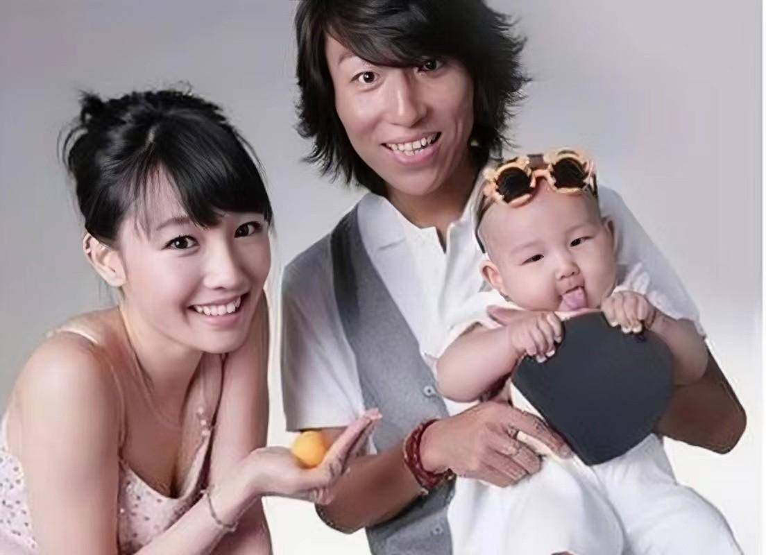 离婚4年和导演同居生二胎,白百何幸福美满,陈羽凡跌落谷底