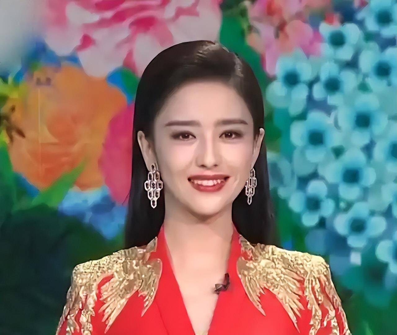 离婚4年,佟丽娅"小心思"彻底藏不住了,难怪和陈思诚频繁互动