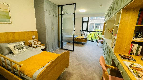 2025上海艺术治疗新实践：太保家园普陀社区开展陶艺疗法，通过手工陶艺创作促进长者心理健康与创造力发展