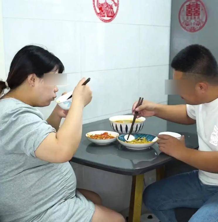 这些美食不适合孕妇吃,准妈妈饮食别大意,还可能引发胎毒