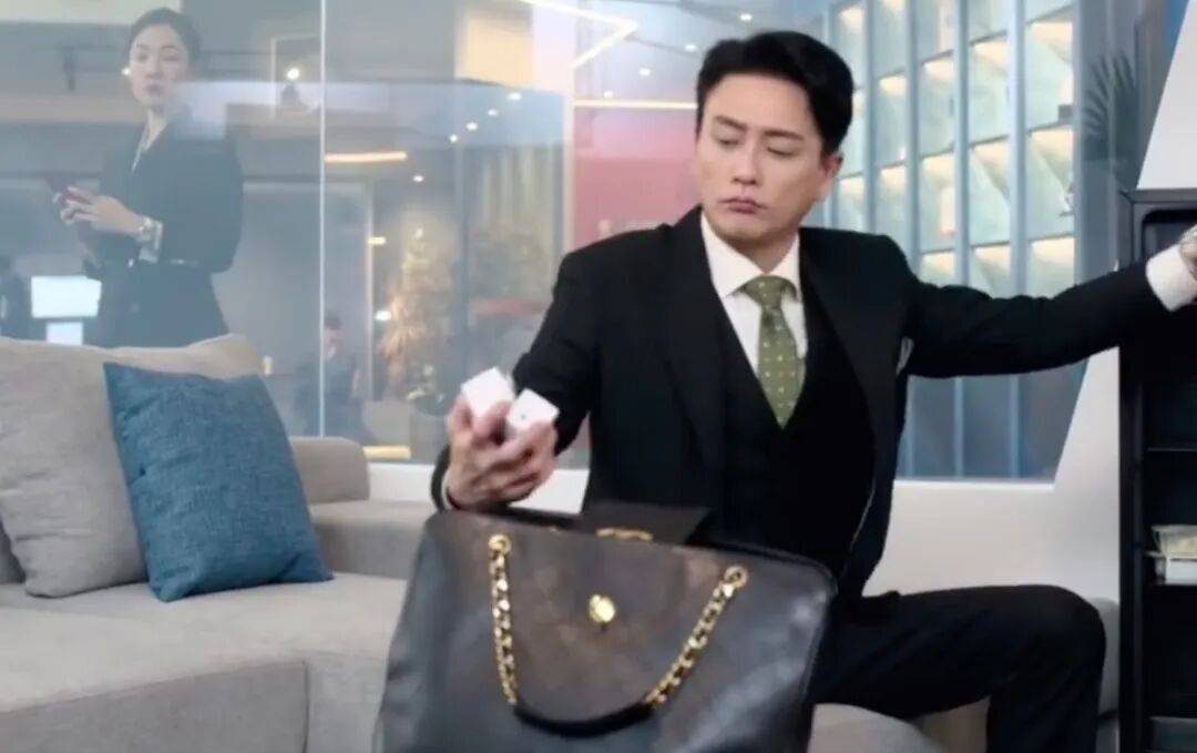 黄宗泽奢包运奶被玩梗，热剧营销又“进化”了