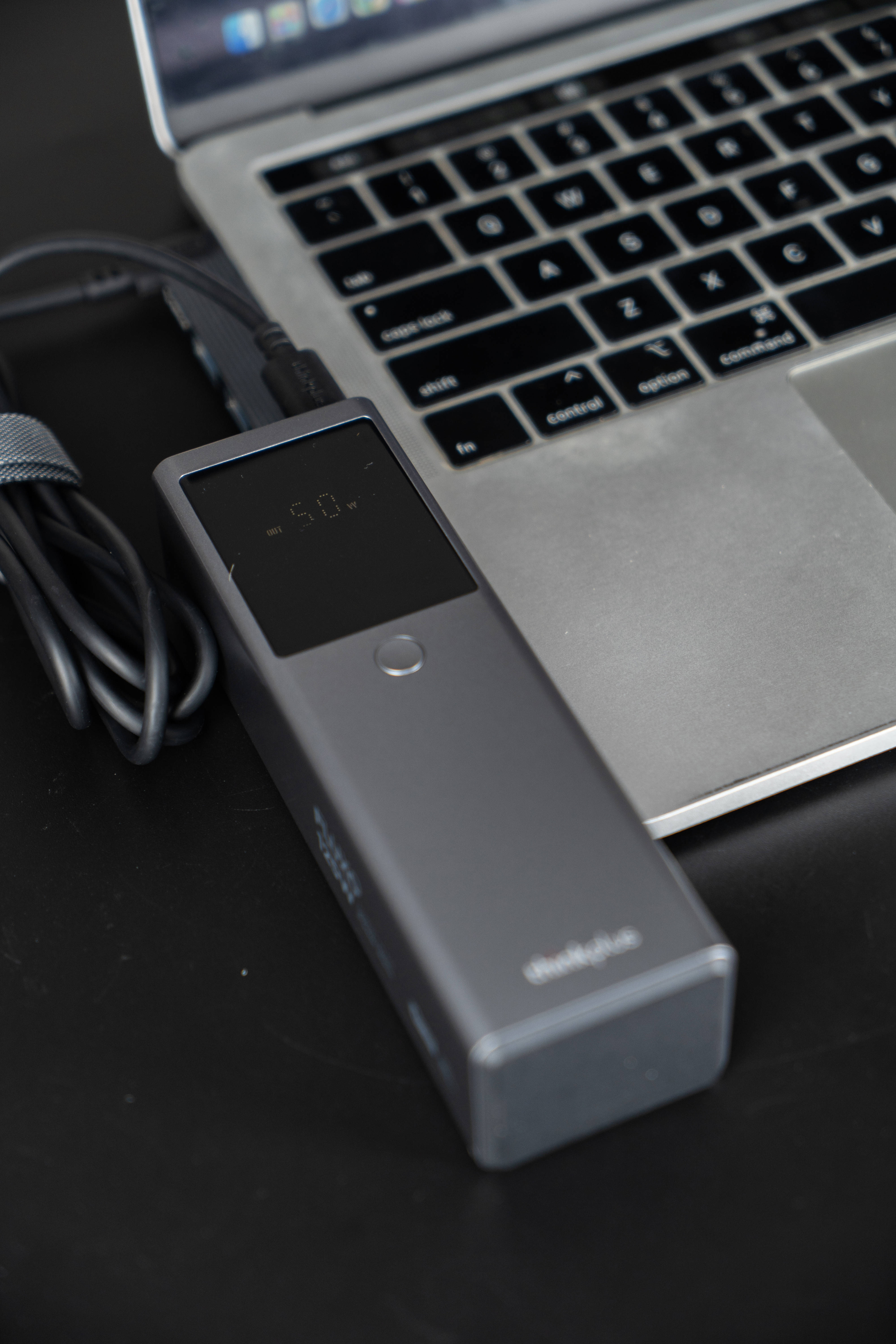 只需一个就能为你出行设备续电-联想锋行者大功率笔记本移动电源