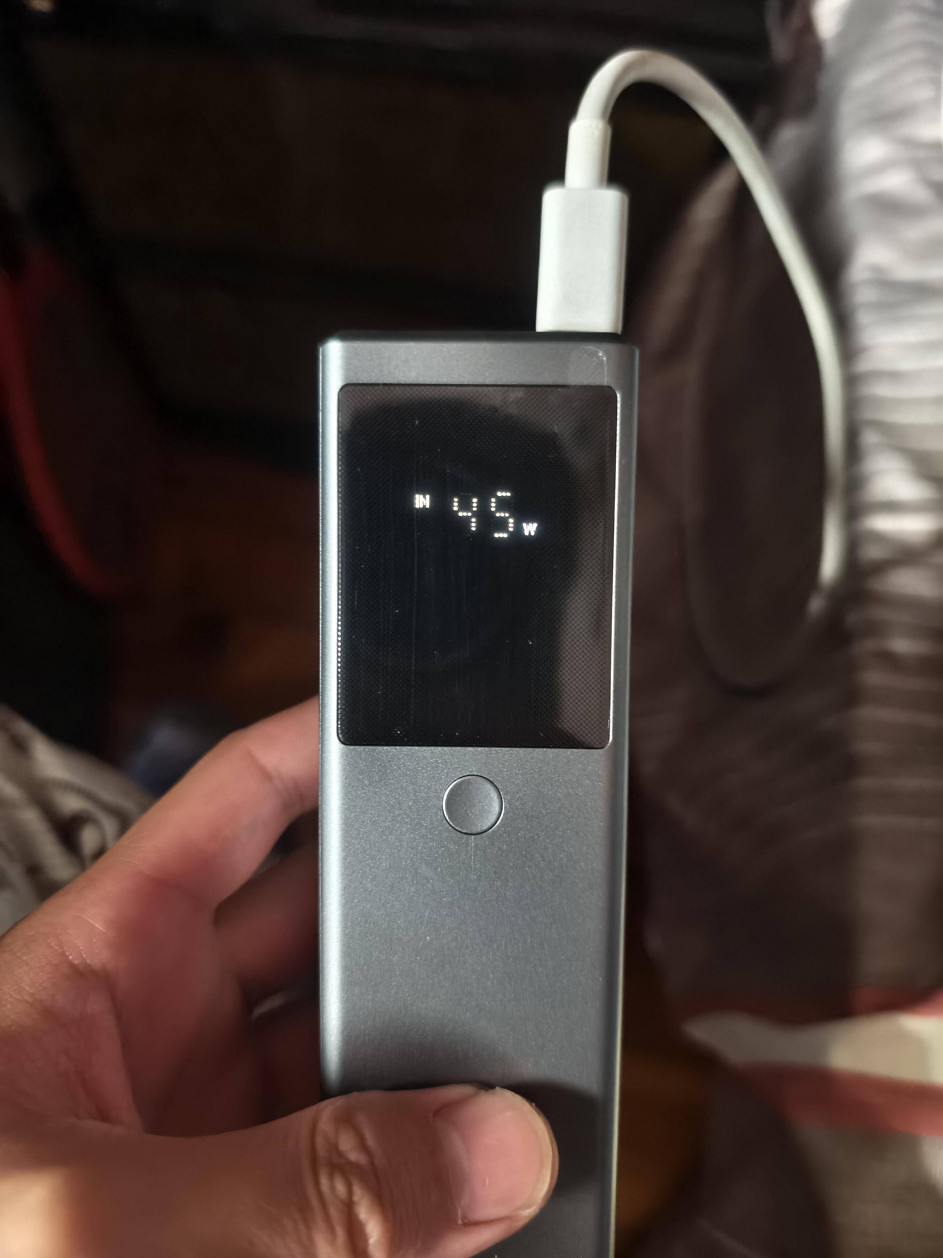 只需一个就能为你出行设备续电-联想锋行者大功率笔记本移动电源