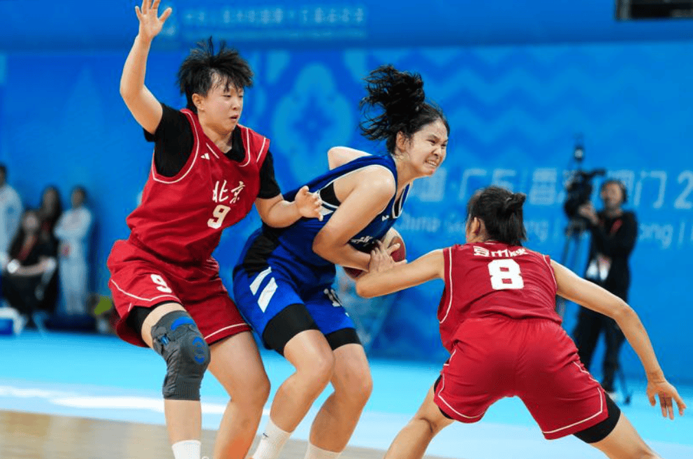 得分第1+助攻第2！中国女篮又一19岁1米82新星崛起：夺亚军接班李梦？