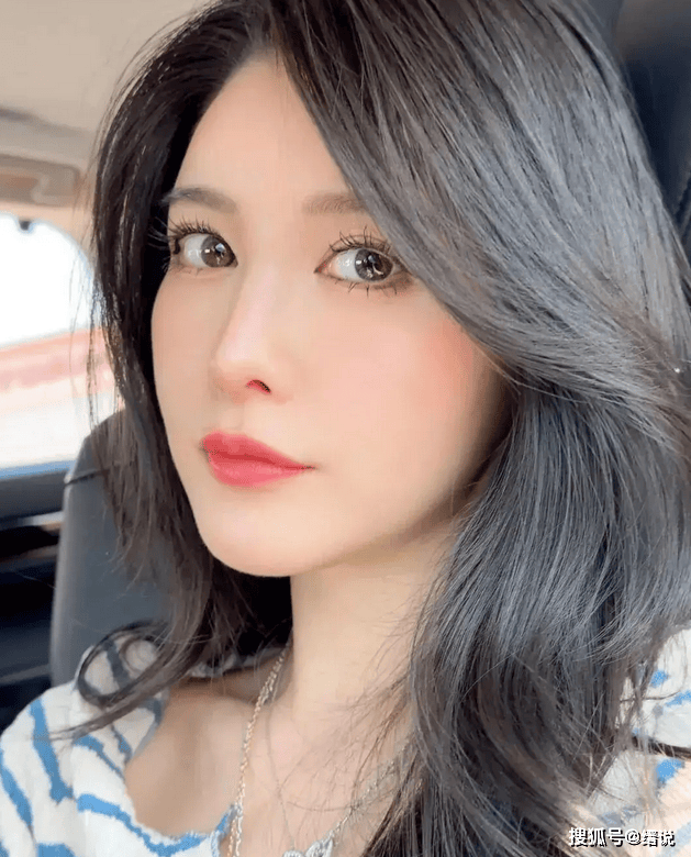 当其他女星还在靠滤镜博眼球时,相泽南用绝对实力证明