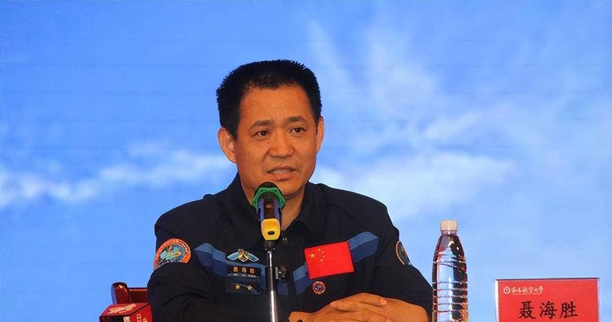 61岁聂海胜现状:曾3上太空,退役后不休息养老,逆袭成大学博士
