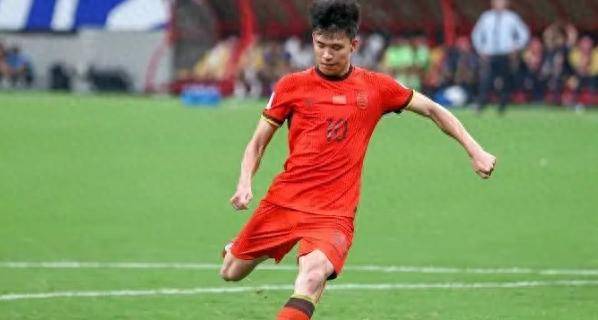 好事成双！两大国足新星同时登陆欧洲联赛 中国足球留洋潮真的来了