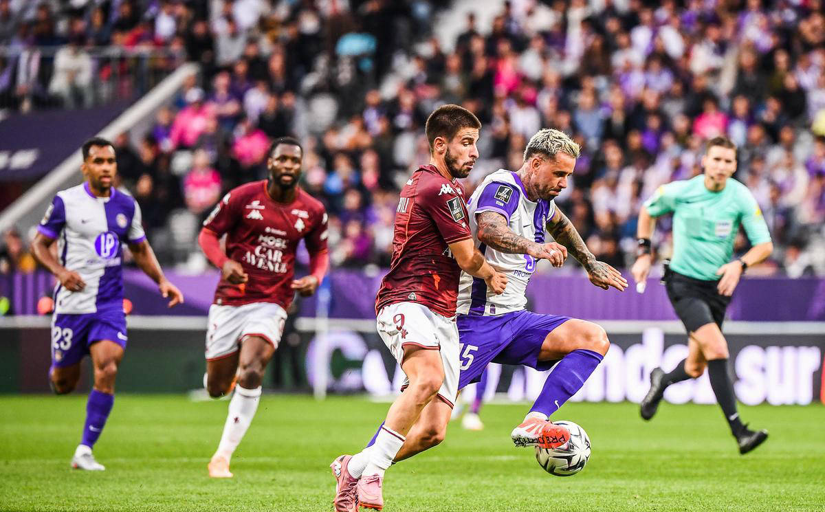 阿拉维斯战术过于被动，巴塞罗那主场能否展现实力？