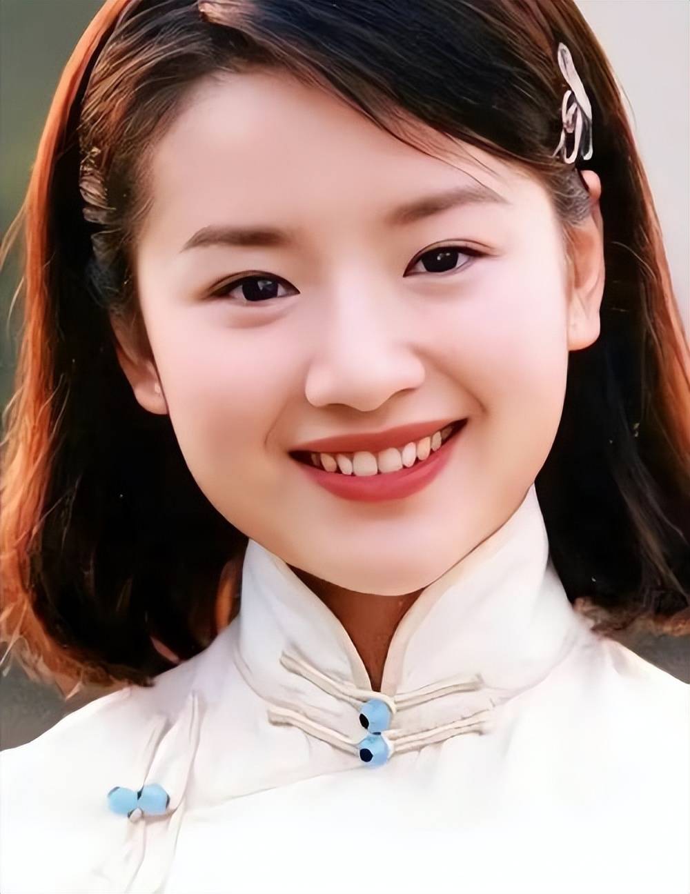 董洁近况曝光,住豪宅不请保姆亲自下厨,和儿子互动尽显母子情