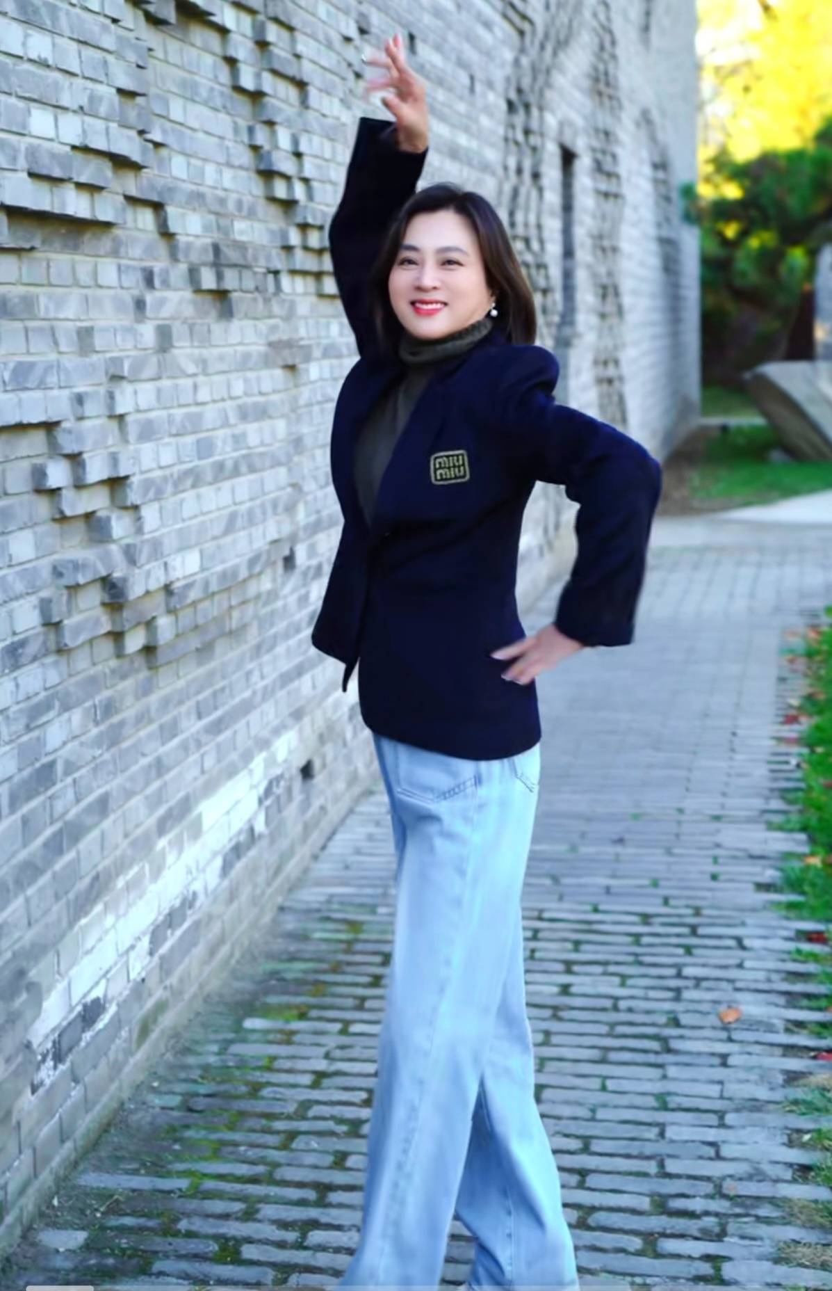 李玲玉现状:和犹太老公分居21年,62岁不显老,混血儿子又高又帅