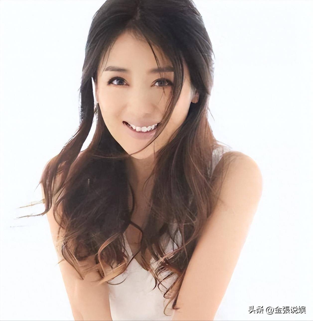 一婚嫁大8岁的老师二婚嫁小6岁软饭男她的现状让人羡慕